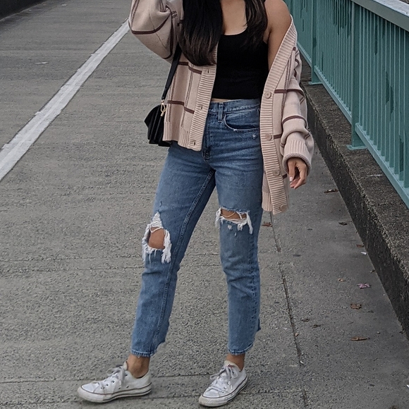 Abercrombie | Curve Love Mom Jeans - Picture 1 of 8